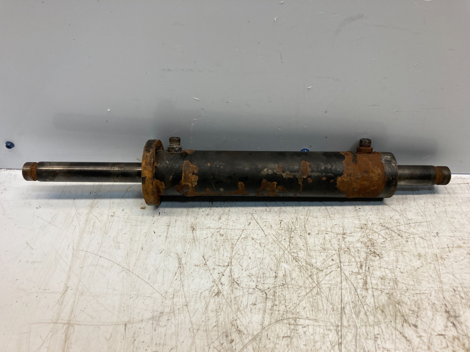 MFWD POWER STEERING CYLINDER