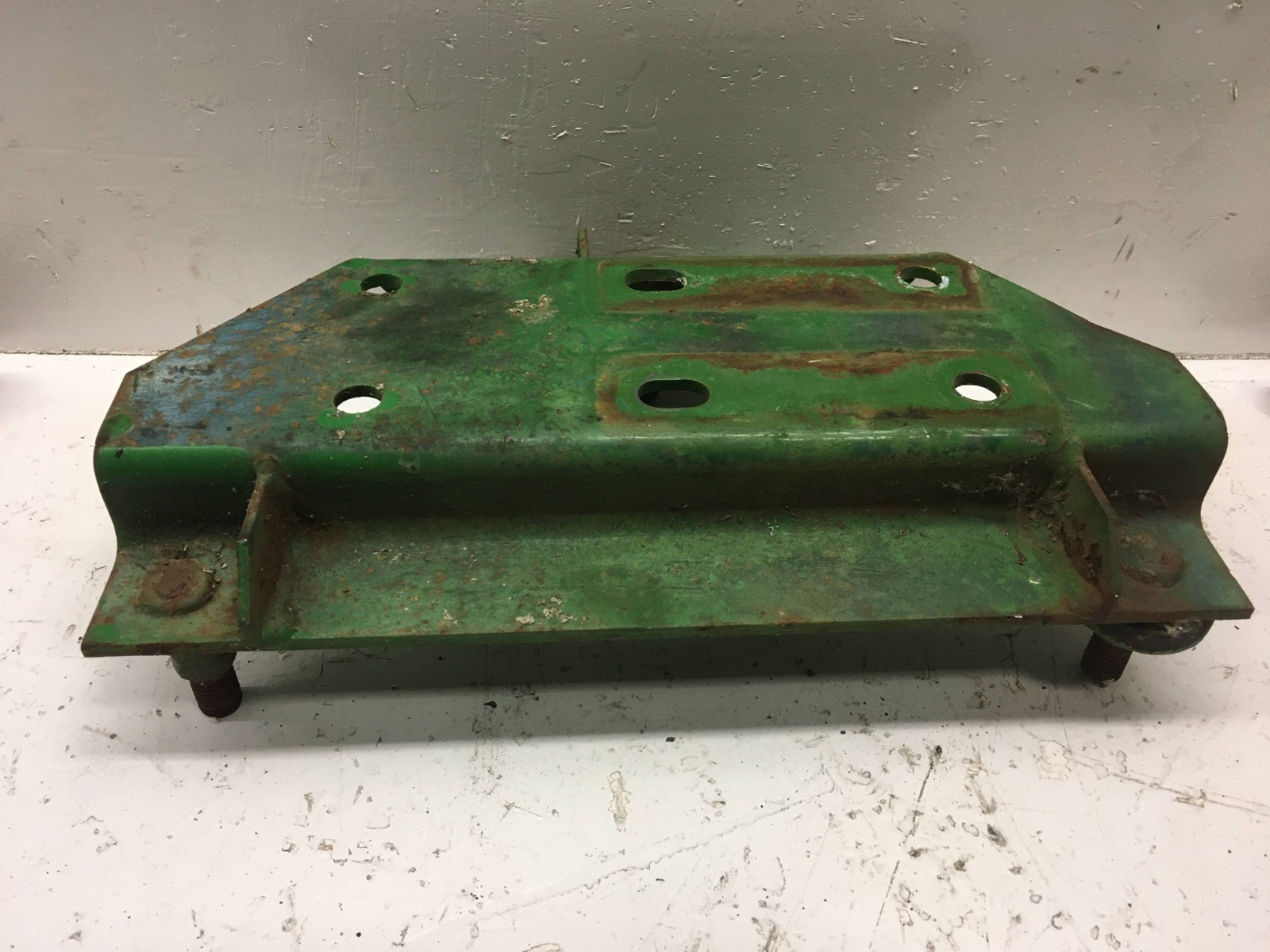 FENDER BRACKET