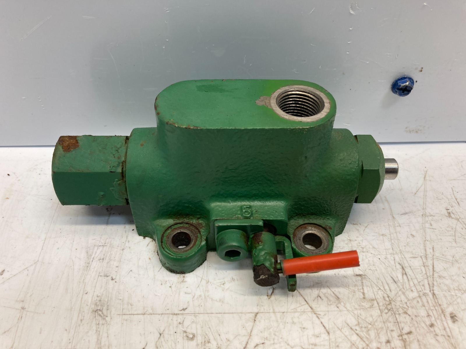 HYDRAULIC VALVE