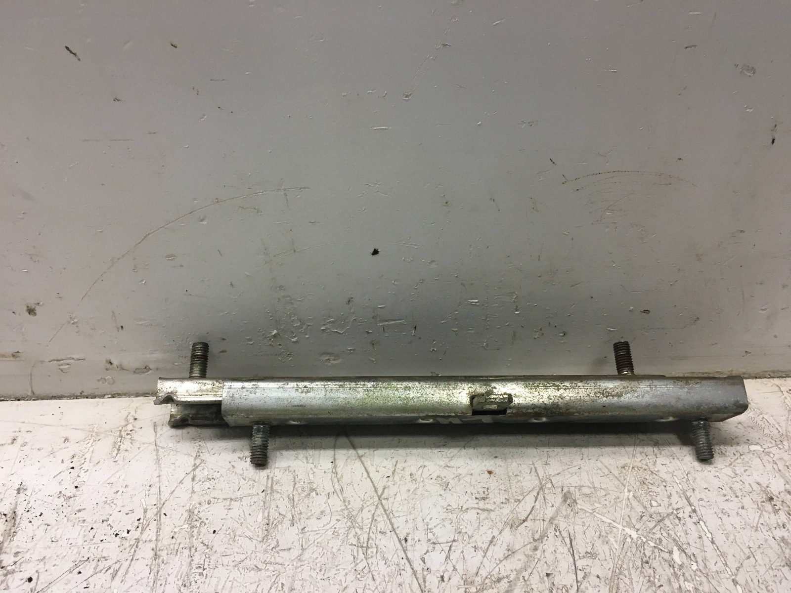 RAIL SEAT