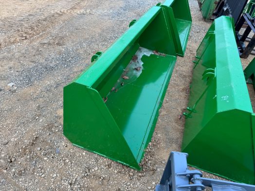 JD 84" bucket for 4 & 500 series loaders 