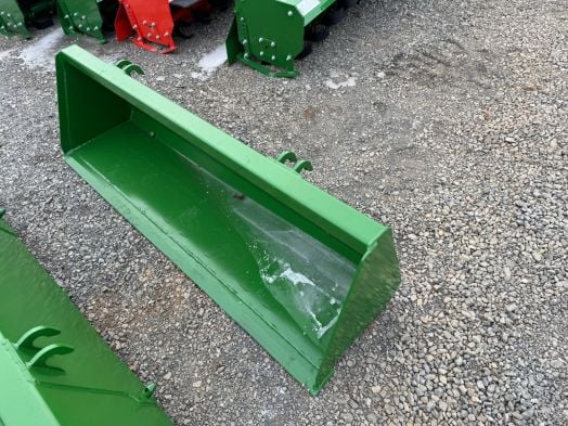 JD 72" bucket for 3 & 400 series loaders 