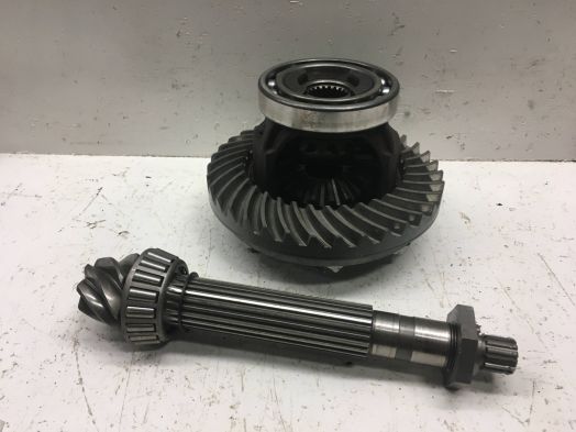 DIFFERENTIAL W/ RING & PINION
