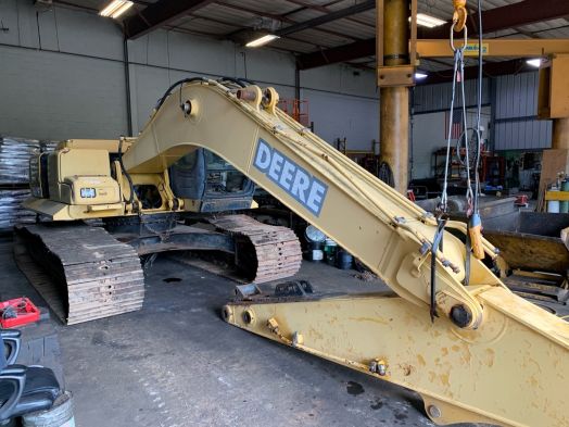 John Deere 200C Salvage Unit