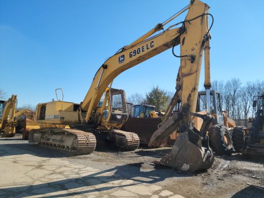 John Deere 690ELC Salvage Unit