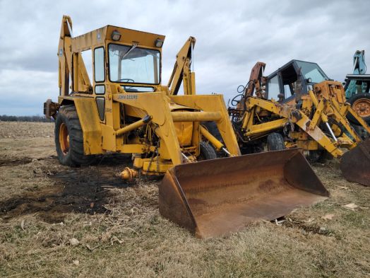 John Deere 410 Salvage Unit #2046