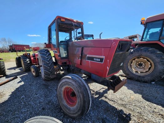 IH 5088 Salvage Tractor