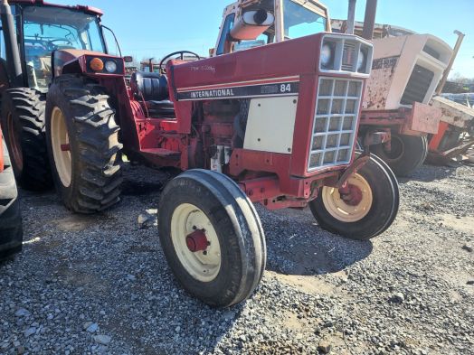 IH H 84 Salvage Tractor 