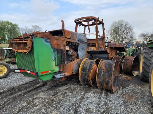 John Deere 8970 Salvage Tractor 