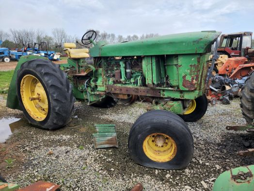 John Deere 4520 Salvage Tractor