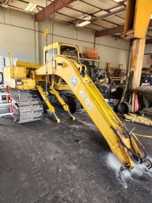 John Deere 490D Salvage Unit