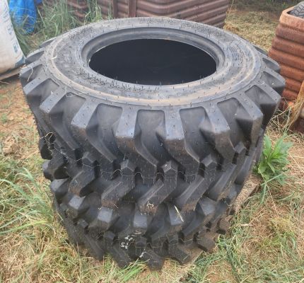 Carlisle 15x19.5 Trac Chief tractor tire