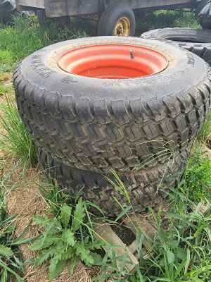 Titan 33x12.50-16.5 tractor tire 