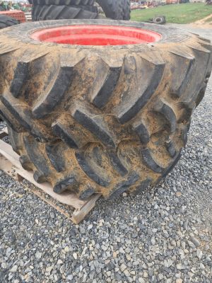 Titan 13.6-24 tractor tire