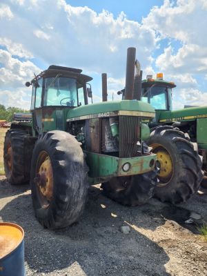 John Deere 8440 Salvage Tractor