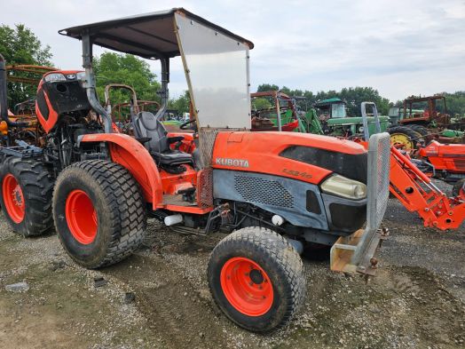 Kubota L5240 Salvage Tractor #12169