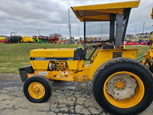 Case IH 485 tractor