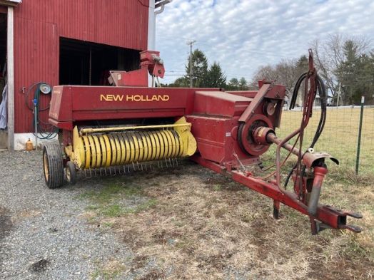 New Holland 315 baler with thrower