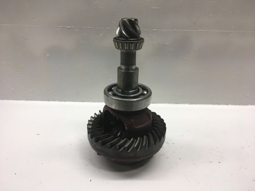 DIFFERENTIAL HOUSING W/ GEARS