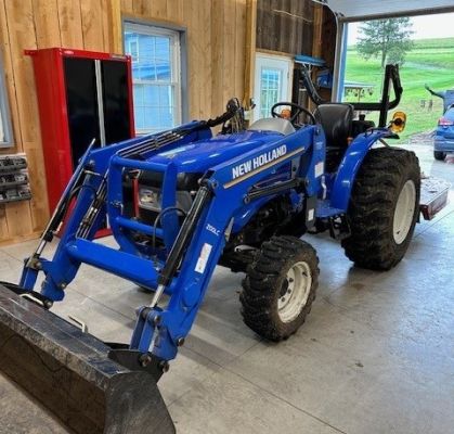 New Holland Workmaster 25 4x4 loader