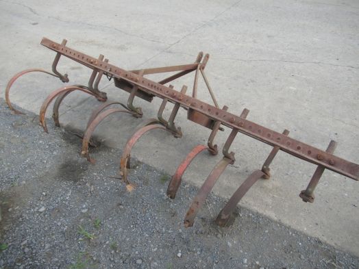 Thrifty 2 row 3pt cultivator