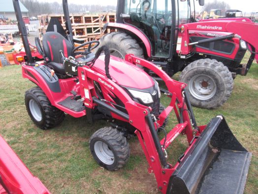 Mahindra eMax 20s 4x4 loader