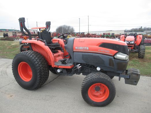 Kubota L4740 4x4 turf tractor