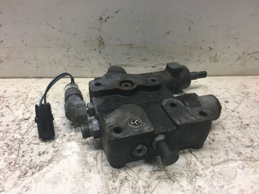 TOW VALVE ASSEMBLY