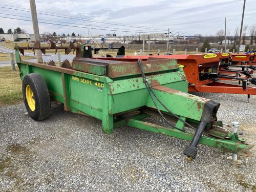 John Deere 450 manure spreader