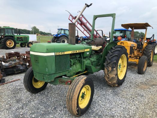 John Deere 2040 tractor