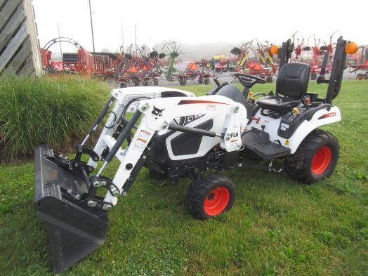 Bobcat CT1021 4x4 tractor loader