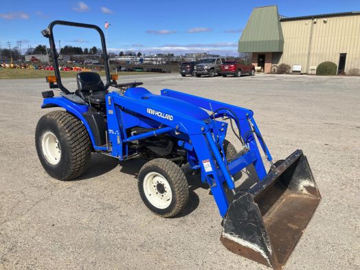 New Holland TC29 4x4 loader