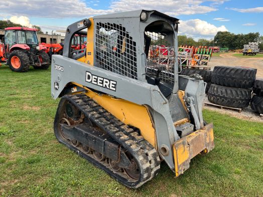 John Deere 319D skid loader