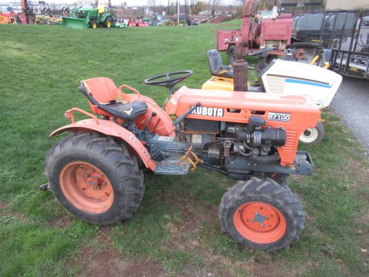 Kubota B7100 4x4 gear drive tractor