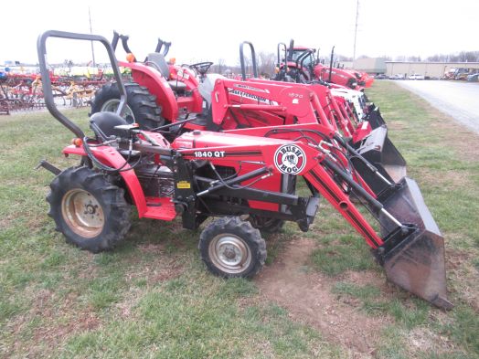 Massey Ferguson 1010 4wd loader
