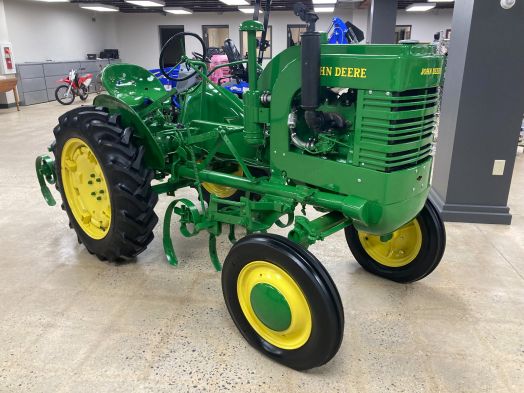 John Deere LA tractor