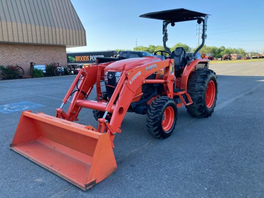 Kubota L6060 tractor loader