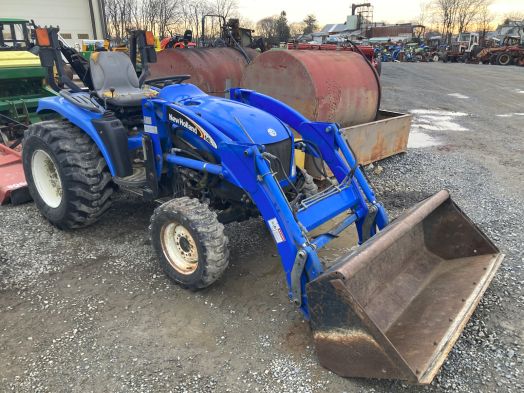 New Holland TC34DA 4x4 loader 