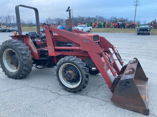 Case IH 485 4wd with loader