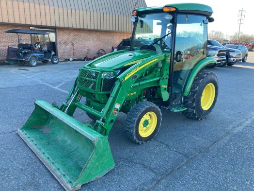 John Deere 3039R 4x4 cab loader