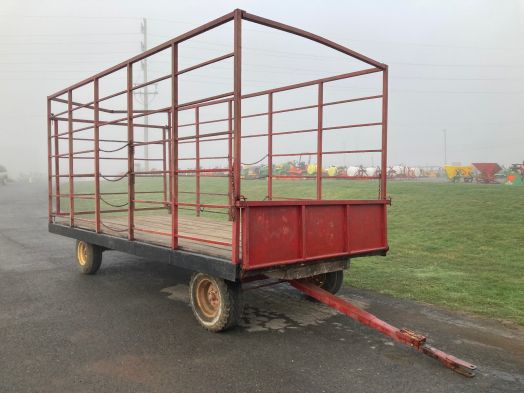 Farmco 8.5x18 bale wagon 