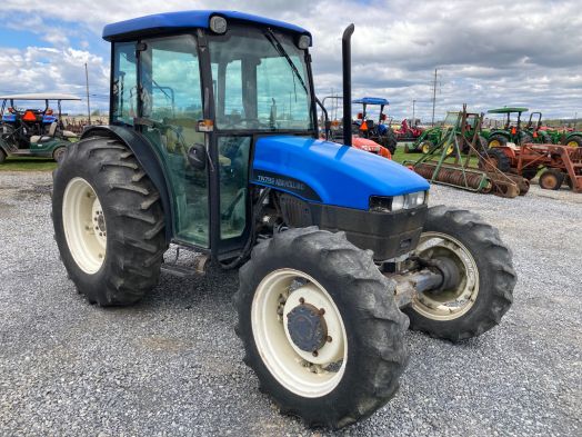 New Holland TN75S 4x4 cab tractor