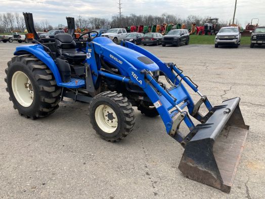 New Holland TC45 4x4 loader