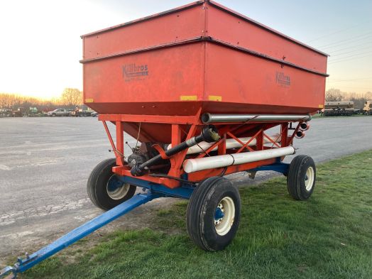 Killbros 375 gravity wagon with grain blower