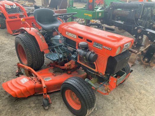 Kubota B7100 HST 4x4 with mower