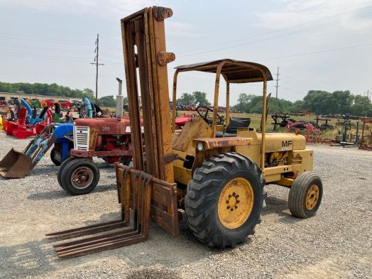 Massey Ferguson 2500 forklift