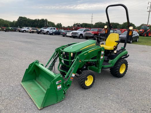 John Deere 1025R 4x4 loader with 4 in 1 bucket