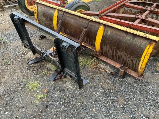 John Deere loader mount 90" snow plow