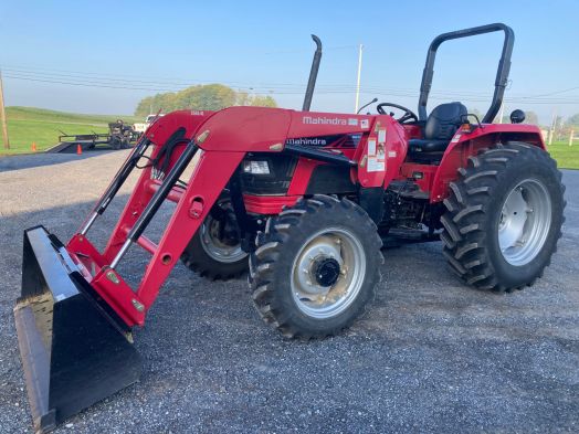 Mahindra 5570 4x4 loader