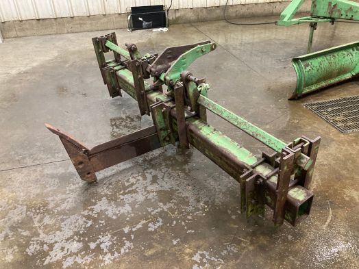 John Deere 8' heavy toolbar with 1 subsoiler shank